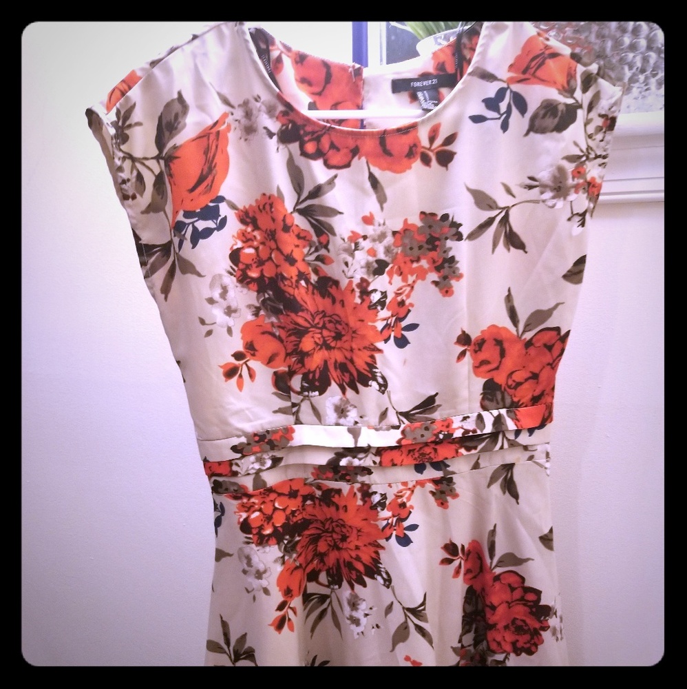 Floral forever 21 dress with back slit